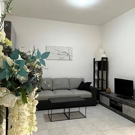 Apartament Bilocale Confortevole A Due Passi Dalla Stazione